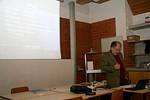 Professor Dr.-Ing Wilfried Koch im Seminarraum der Volkshochschule Heidenheim mit seinem Vortrag über die Stadtbahhn für Ostwürttemberg. Foto sie