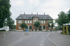 später dann rechte am Gebäude.