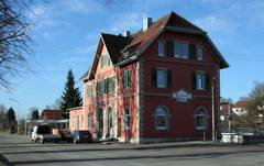 Der ehemalige Bahnhof in Sontheim soll erneut versteigert werden — bisher fand sich kein Käufer. Foto: Uwe Siedentop Der ehemalige Bahnhof in Sontheim soll erneut versteigert werden — bisher fand sich kein Käufer. Foto: Uwe Siedentop