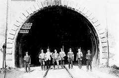 Aus Angst vor Partisanen wurden die "Veteranen" an Brücken und Tunnels aufgestellt. Aus Angst vor Partisanen wurden die "Veteranen" an Brücken und Tunnels aufgestellt.