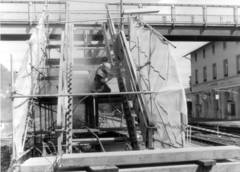Mit dem Umbau der Treppen in eine Rampe wurde der Zugang zu Gleis 2 eingerichtet. Foto: Sammlung Uwe Siedentop.